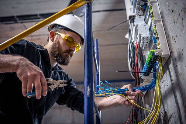 Best Electrical Contractors for Businesses  in Town And Country, MO